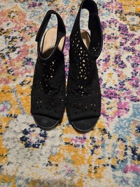 Seychelles Black Laser-Cut Peep Toe Slingback Heels 10
